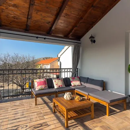 Faraway Villa